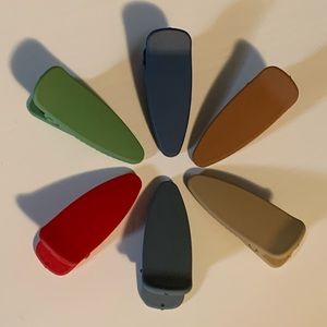 🌻FREE w/ Purchase - Alligator Hair Clips